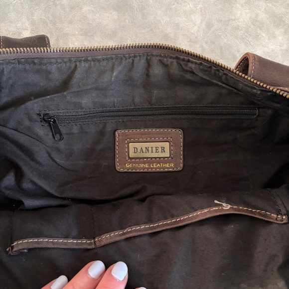 Danier dark brown genuine leather duffle shoulder bag - Picture 6 of 15